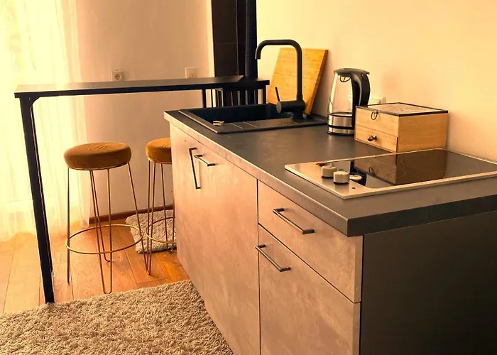 Free Parking - Premium Bed - Modern Kitchen